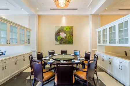 Jiazhihui Aihai Holiday Hotel (Zhujiajian Lvcheng Dongsha) Отели рядом с достопримечательностью «Tawan Golden Sand Beach»