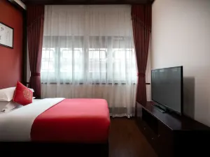 Jinbi Club Chinese Courtyard Hotel (Kunming Old Street Jinma Bijifang Branch)
