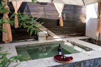 Big House Hot Spring Courtyard Hotel