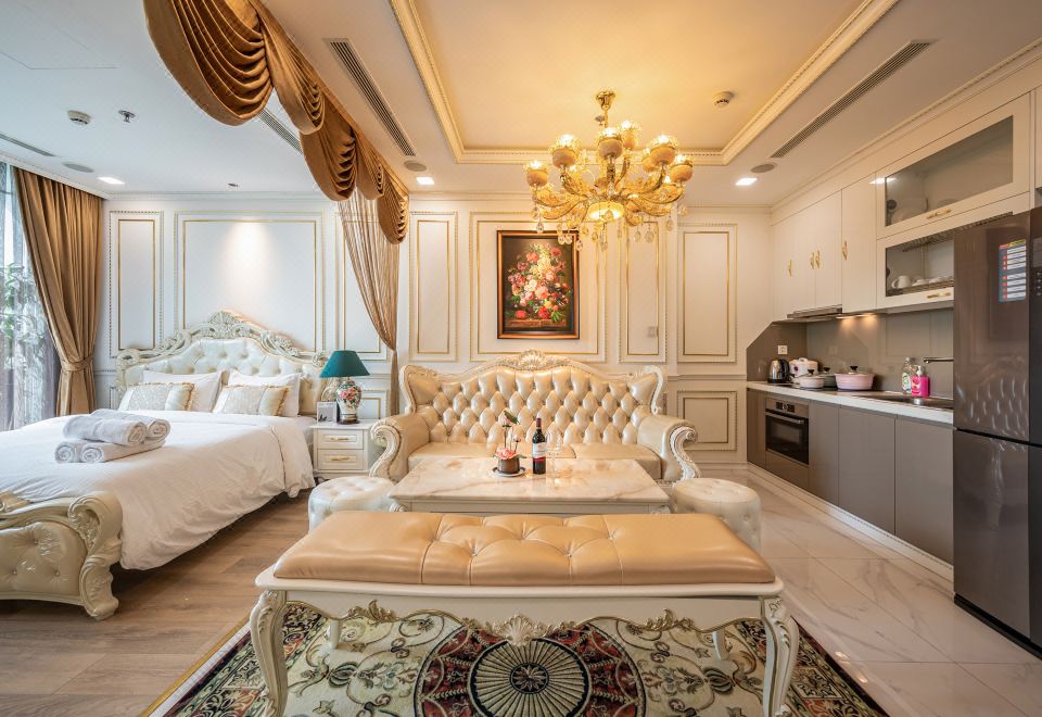 1. Luxury R..