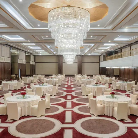 The Hotel Galleria Jeddah, Curio Collection by Hilton