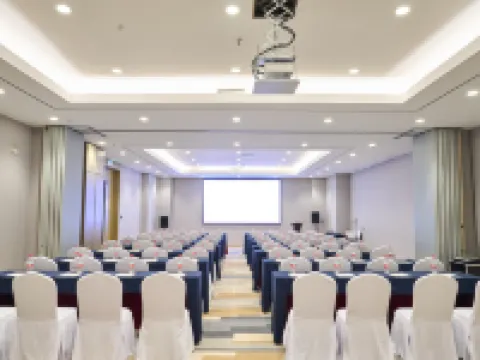 鞍山センターホリデイ イン エクスプレスホテル 鞍山のホテル