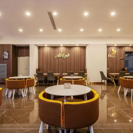 Homeinn Skyl'ne Cloud Hotel (Haiyang Taihua City Square)