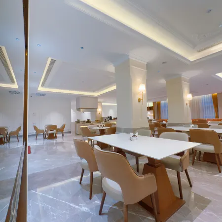 Vienna International Hotel (Rizhao West Station Kuishan Sports Center Branch）)