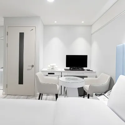 Starlight Hotel Seoul Yeongdeungpo Отели рядом с достопримечательностью «Станция метро Singil»