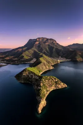 Yan sit lake view luxury B&B (Lugu Lake pig trough boat tour lake big falling water village store) Hotels near Sanjia Village