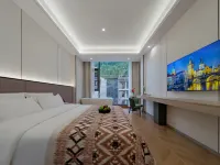 Huangguoshu Qianyi Tour · Light Enjoy Hotel