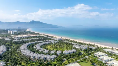 Melia Vinpearl Cam Ranh Beach Resort Отели рядом с достопримечательностью «Пляж Бай Дай»