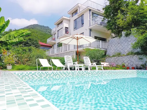 Moganshan  Flower path Homestay