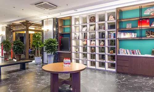 Binhe International Hotel (Dunhuang Night Market)