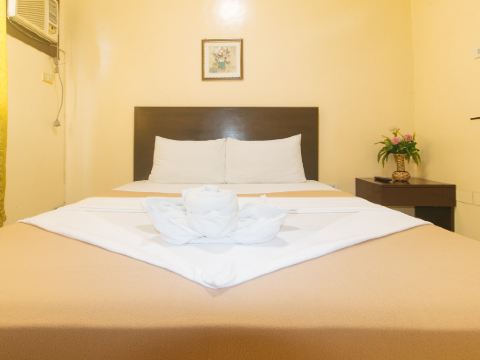 J and T Jamich Suites by RedDoorz