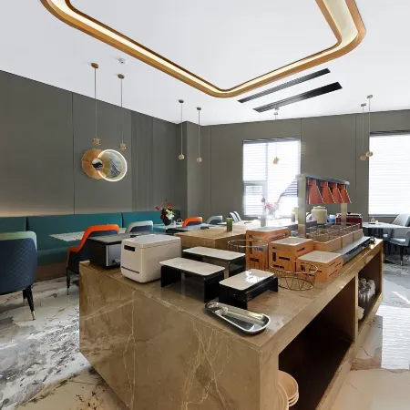 CLOUDS HOTEL