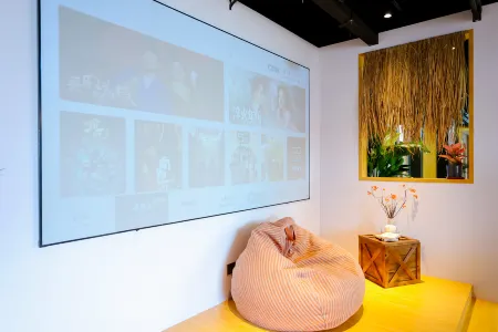 DEMBA HOTEL Отели рядом с достопримечательностью «Qingdao Beer Street»