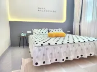 LANYU  listening to the wind