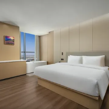 Ramada Hotel (Horgos Guomeng Branch)