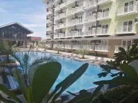 Condo Azur Suites A731 Amani, 5mins Airport, Netflix, Stylish, Cozy Luxurious Swimming Pool - สระว่ายน้ำแบบอินฟินิตี้