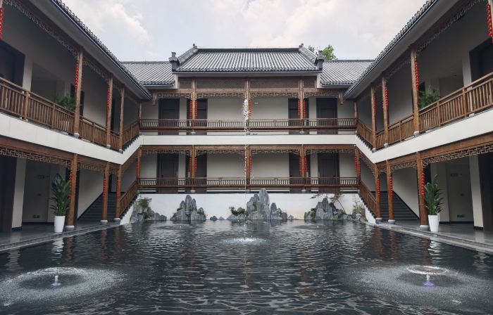Lujiang Yefushanju Residence Resort Hotel