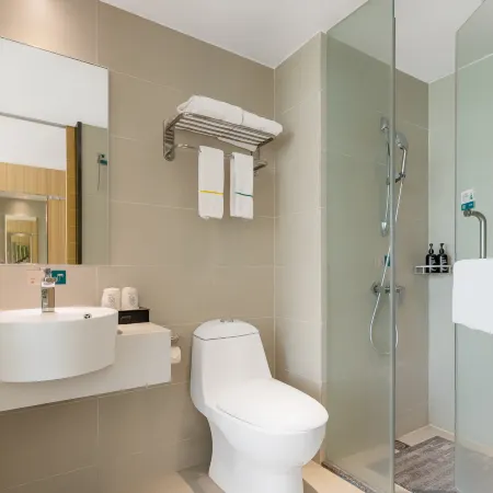 City Comfort Inn hotel (Zhanjiang Haibin Park Guanhai Gallery)