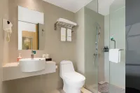 City Comfort Inn hotel (Zhanjiang Haibin Park Guanhai Gallery)