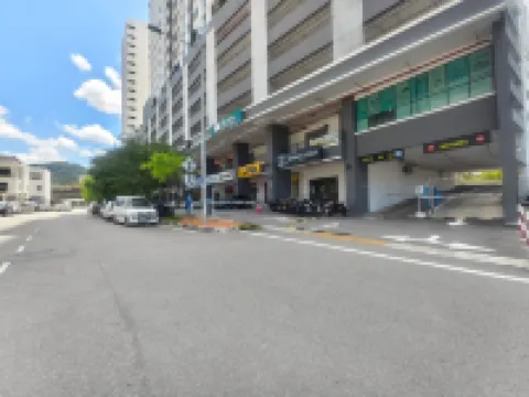 THE SUN EXECUTIVE SUITE - Dolphin's Home