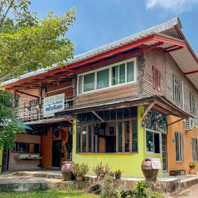 Kanta Hill Resort Hotels near Khiriwong rope bridge