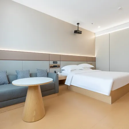 Huaq Hotel · Zhixuan (Binhai Mingshang International Shopping Plaza)