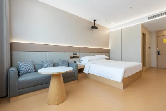 Huaq Hotel · Zhixuan (Binhai Mingshang International Shopping Plaza)