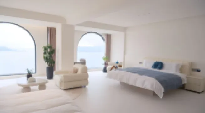 27 Degrees Blue Vacation Apartment