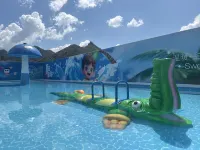 China FAST Hotel - Pools