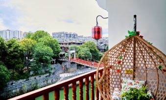Huaqiao River View Homestay (Qianzhou Ancient City)