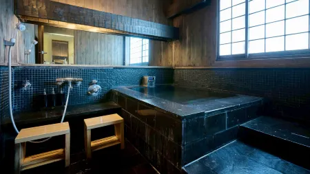 Ryotei Matsuya Honkan Suizenji Отели рядом с достопримечательностью «Fujisaki hachimangū»