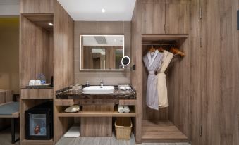 MEHOOD LESTIE Hotel (Shenzhen Science and Technology Park Gaoxinzong Subway Station)