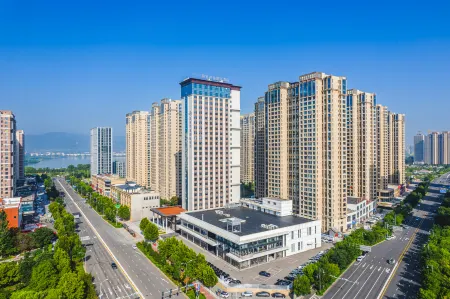 Licheng Huasheng International Hotel (Taiyuan Red Lantern Sports Stadium Branch) Отели рядом с достопримечательностью «Tang Shuyu Temple»