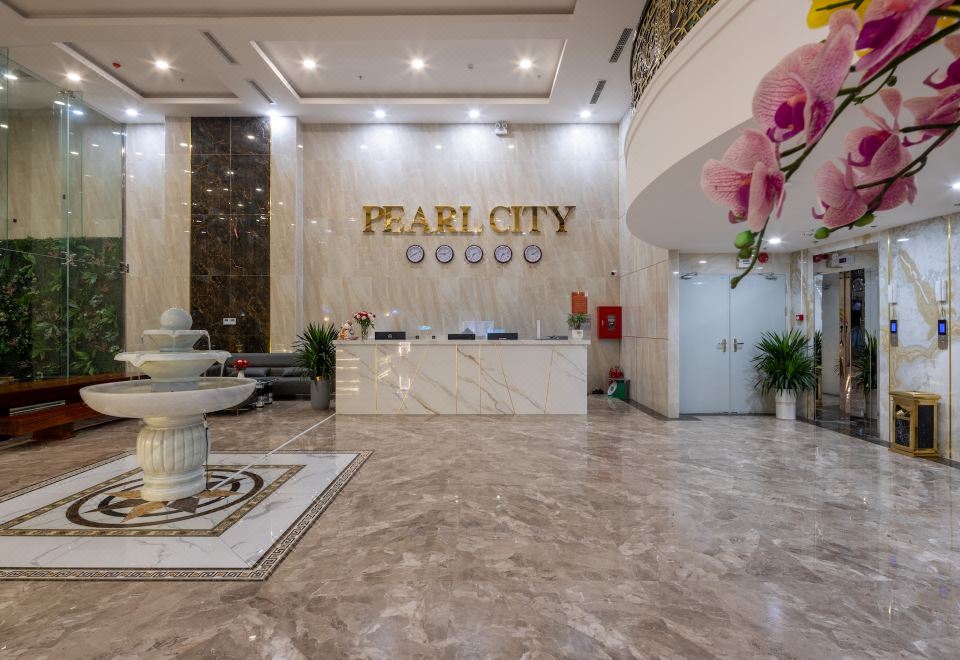 펄 시티 호텔 나트랑의 깨끗하고 현대적인 객실 내부