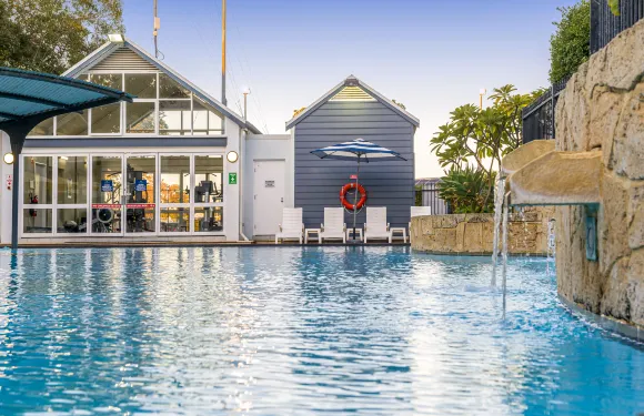 曼杜拉碼頭度假村