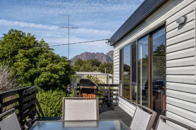 Kunzea at Freycinet Hotels near BIG4 Iluka on Freycinet Holiday Park