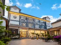 JunYun Sky Hotel (Lijiang Sanyi International Airport Branch) Hotels near Lijiang Sanyi International Airport
