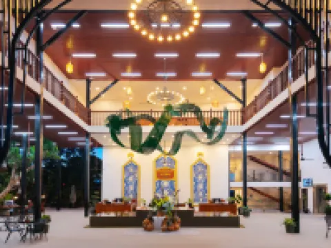 弗爾曼FuErManHotel酒店接駁車可以到夜市和機場琅勃拉邦老城店）