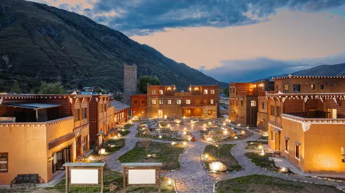 Shimingzang Cultural Hotel Hotels in Daofu