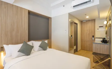 Golden Tulip Essential PIK2 Jakarta Отели рядом с достопримечательностью «Rukan La Riviera PIK2»