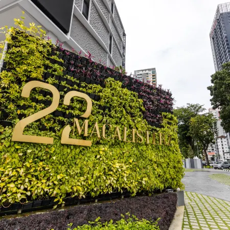 22 Macalisterz George Town BY MC HOME Отели рядом с достопримечательностью «Mahindarama Buddhist Temple»