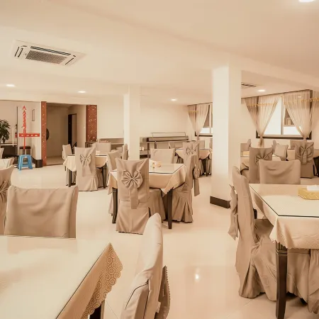 Jinri Business Hotel