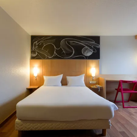B&B HOTEL Reims Centre Erlon Hotéis em Reims