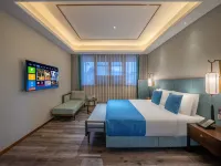 Kaifeng Millennium City Park Gulou Public Square | Yuhefu Classical Garden Resort Hotel Hotels in Kaifeng