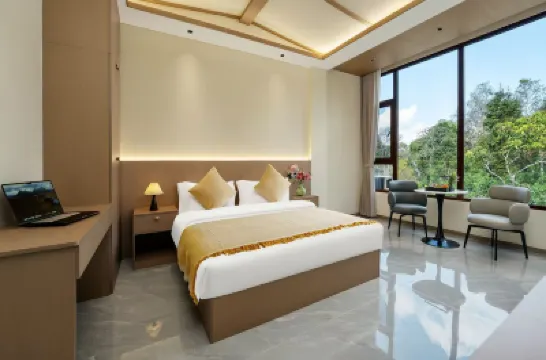 Sunrise Mountain House Homestay Hotels near Jingmai Golden Tower