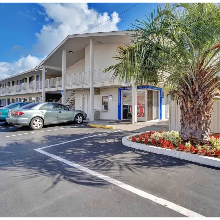 Motel 6 Santa Rosa - South