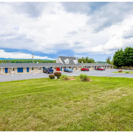 Relax Inn By OYO Natural Bridge I-81