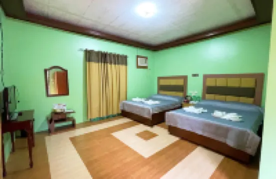 Kamayan sa Palaisdaan Hotel and Resort Quezon