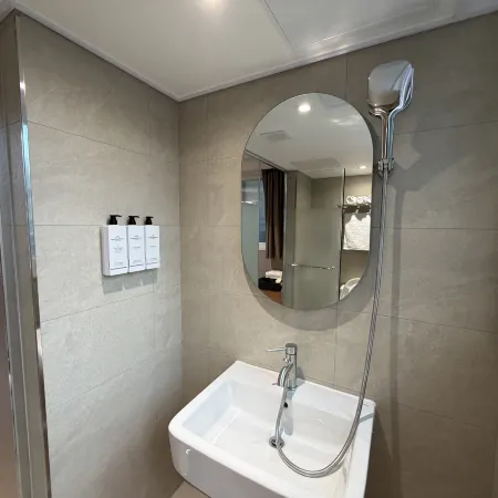 Sonoce Hostel Seoul (Private Bathroom & Premium) Отели рядом с достопримечательностью «Университет Седжон»