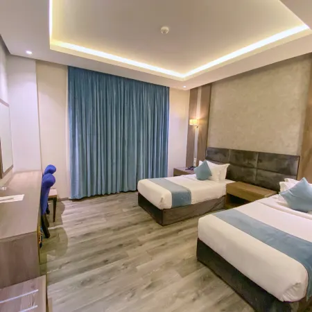 Lian Park Hotel
